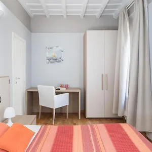 spanish-steps-house-vittoria.it-romehotels.com/