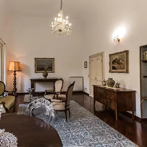 appartamento-palazzo-pace-al-cassaro.palermohotels.org/